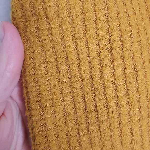 Anthropologie Akemi + Kin Mustard Woodruff Waffle Wrap Around Top M - Picture 4 of 8